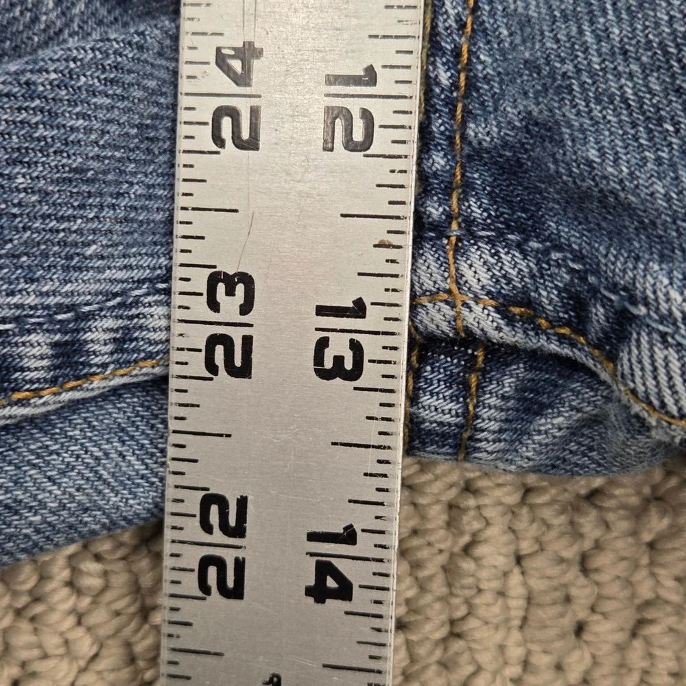 Vintage Levis 550 Relaxed Fit Jeans Medium Wash Blue Mens 38x32 (36x32) Y2K